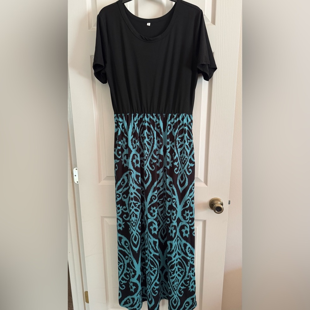 Maxi Dress Black and Blue w/Pretty Print, size L, Like New Condition